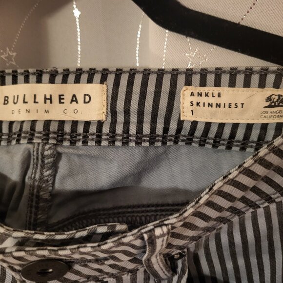 Bullhead skinny jeans - Picture 2 of 11